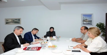 İranın Azərbaycandakı müvəqqəti işlər vəkili “APA Group”un qonağı olub